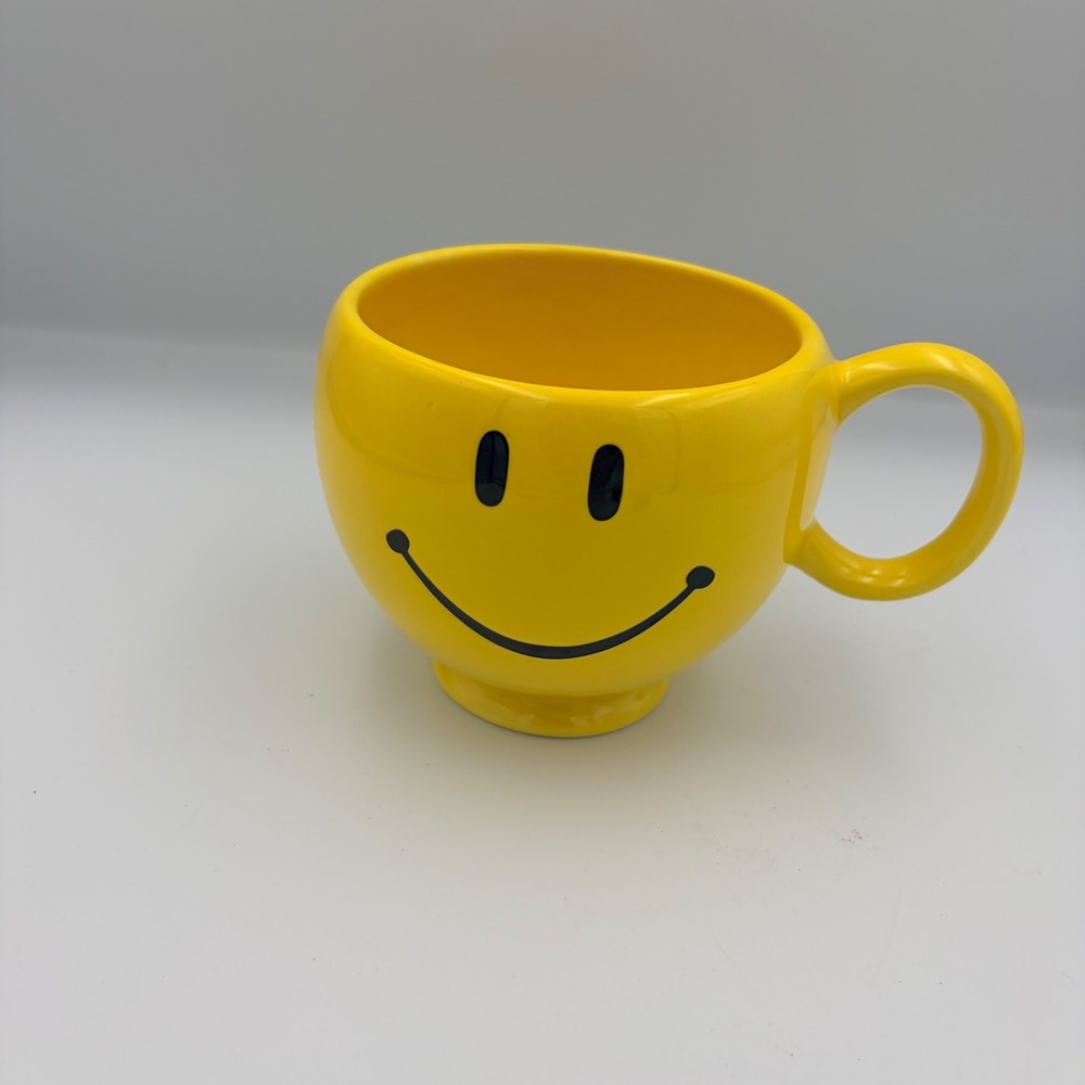 Yellow Smiley Face Mug‎ Teleflora Gift Ceramic Coffee Cup